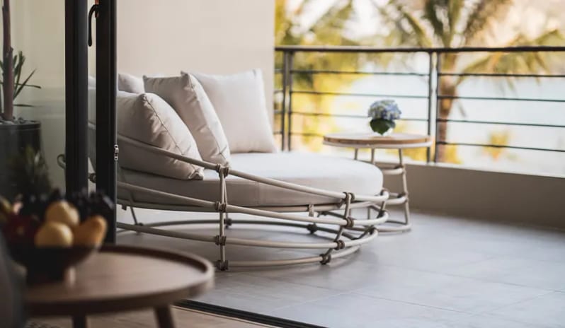 Deluxe Sea View Suite - Balcony seating